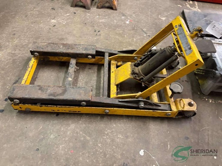 central-hydraulic-atv-lift-image-1