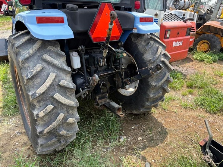 new-holland-boomer-3040-image-18