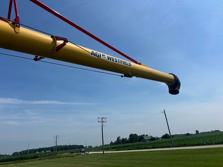 2022-westfield-mkx2-13-84-swing-away-auger-image-25