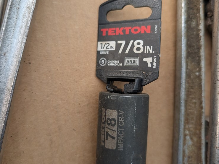 misc.-tools,-ratchets,-extensions-and-tape-measure.-#201-image-7