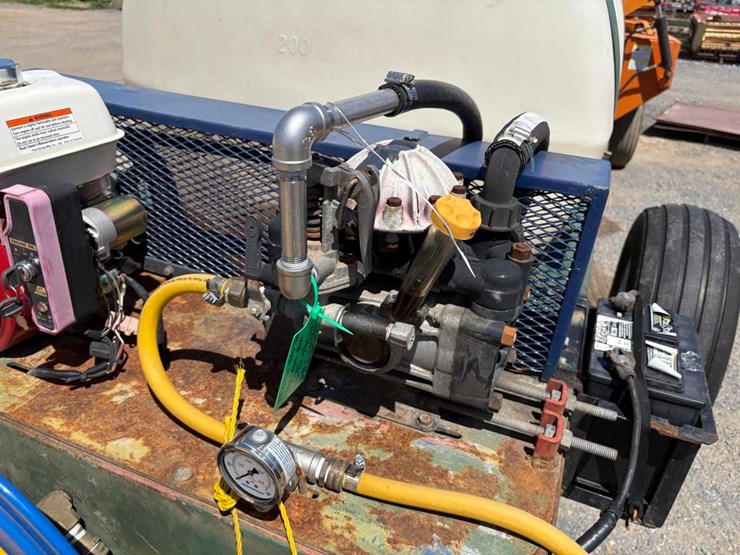 300-gallon-water-tank-w/trailer-image-6