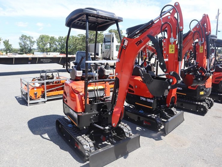 tpm-18hh-mini-excavator-image-2