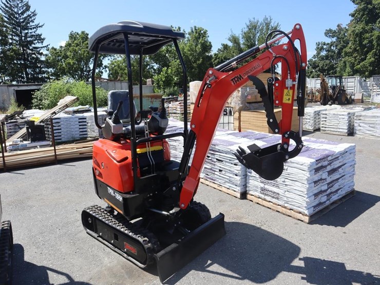 tpm-18hh-mini-excavator-image-1