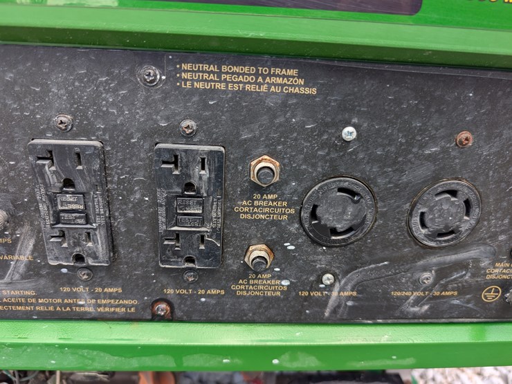2013-john-deere-8-image-11