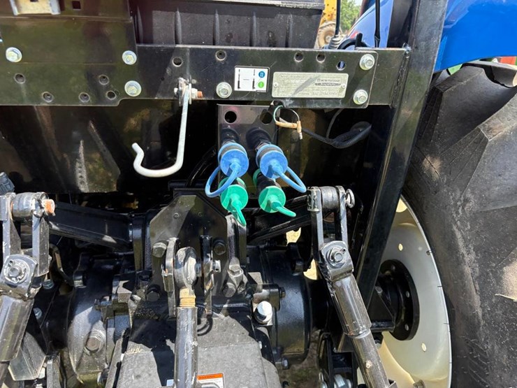 new-holland-boomer-45-image-21