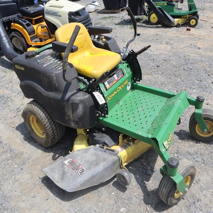 2016 JOHN DEERE Z245