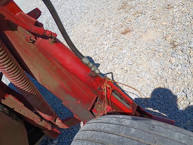 new-holland-1411-image-27