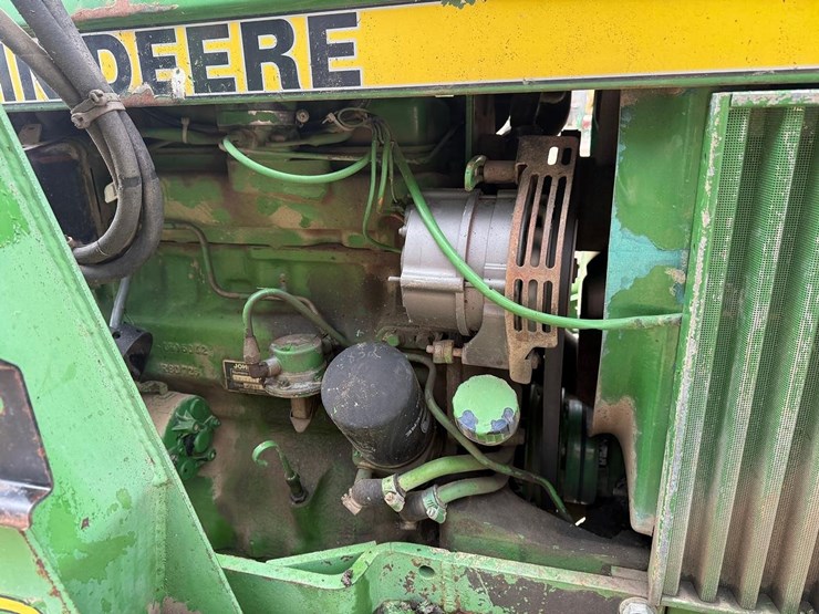 john-deere-2350-image-12