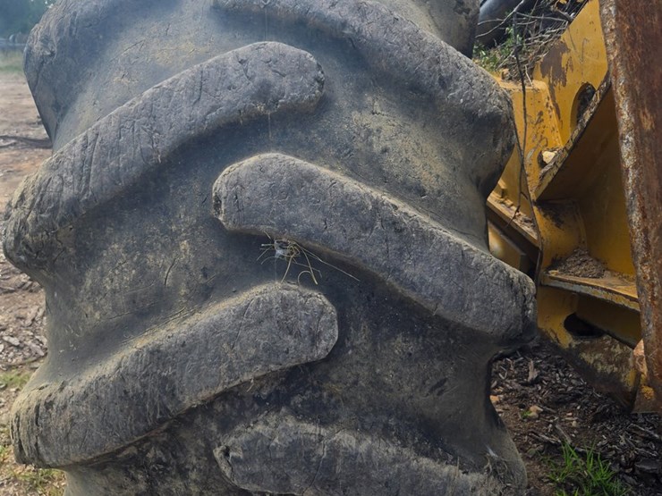 2015-caterpillar-525d-image-62