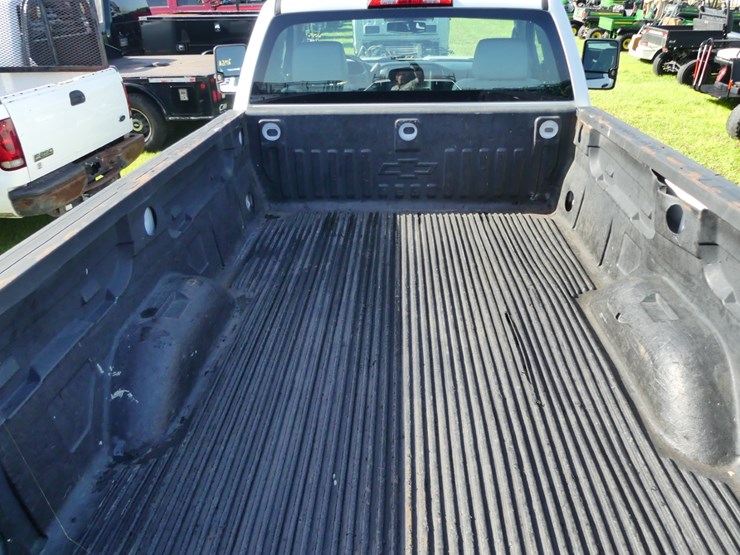 2017-chevrolet-2500hd-image-5