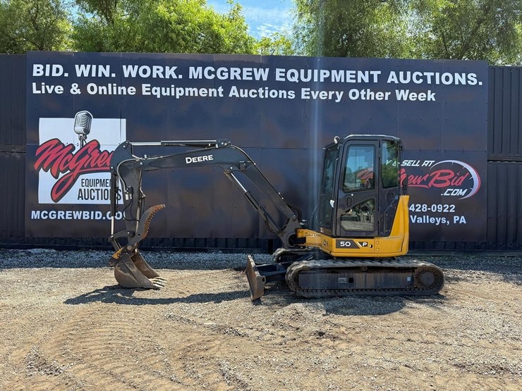2023-john-deere-50p-mini-excavator-image-1