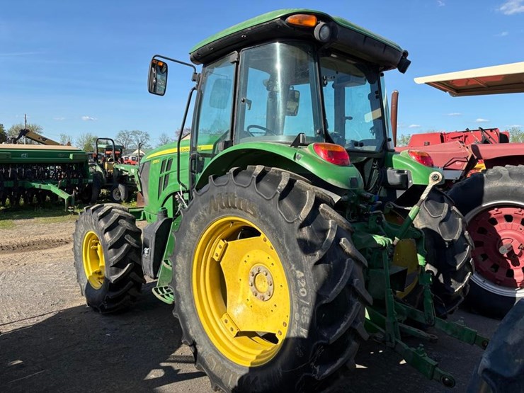 2020-john-deere-6105e-image-9