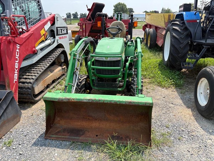 john-deere-2305-image-3