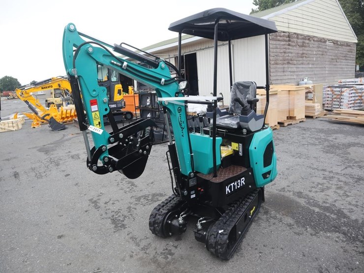 cfg-kt13r-mini-excavator-image-1