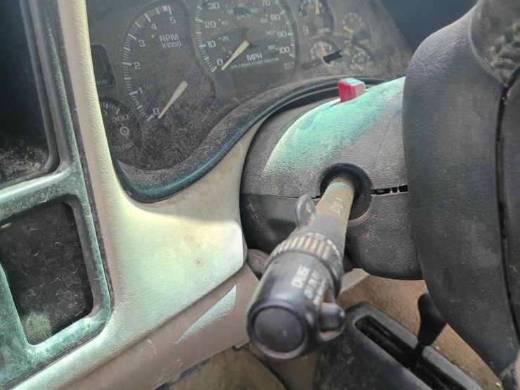 2001-chevrolet-silverado-3500-image-35