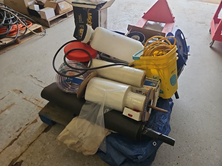 quantity-of-assorted-tools-and-supplies-image-3