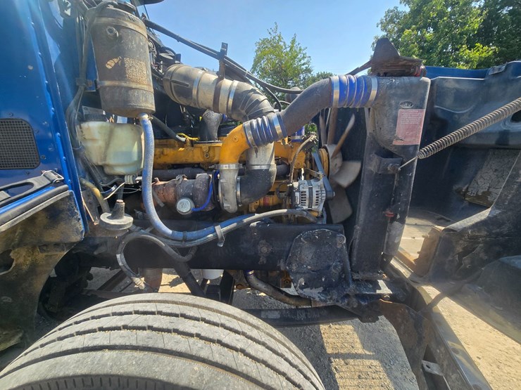 1999-peterbilt-385-image-39