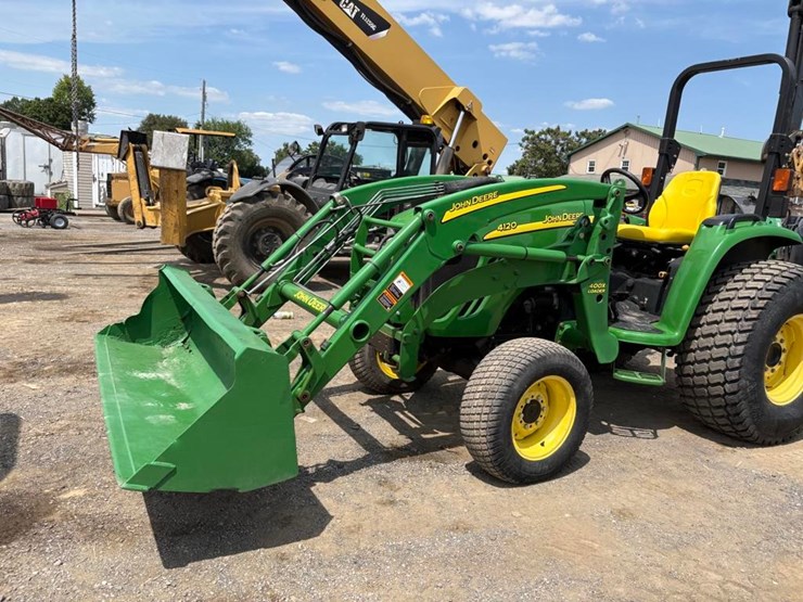 john-deere-4120-image-2