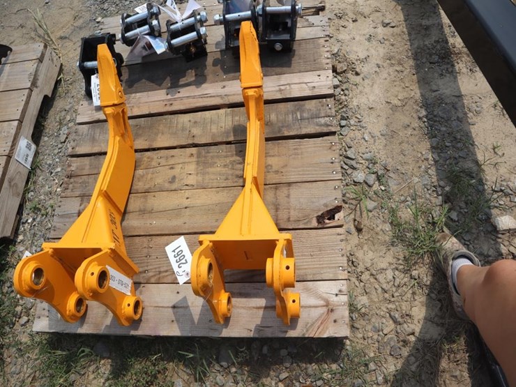 caterpillar-303-image-3