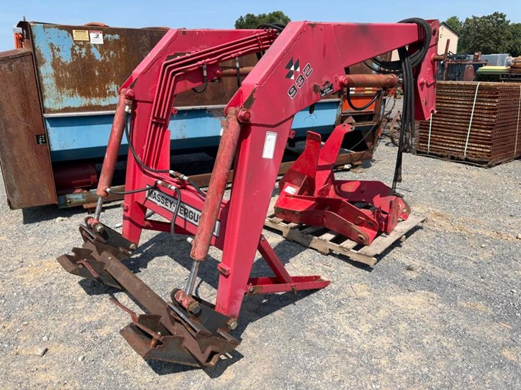 massey-ferguson-loader-image-2