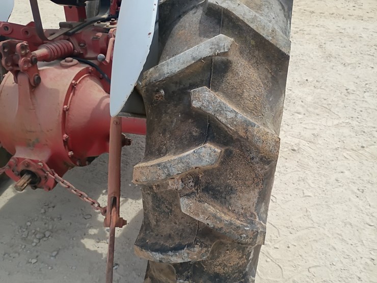 ford-tractor-image-55
