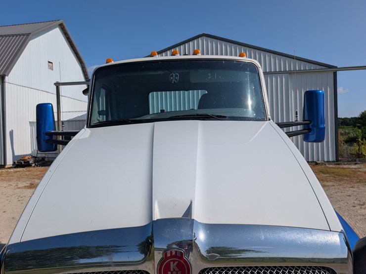 2018-kenworth-t680-image-8