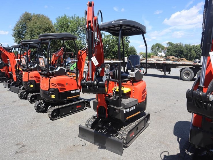 tpm-20kh-mini-excavator-image-2