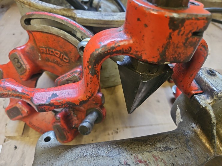 ridgid-pipe-threader-accessories-image-4