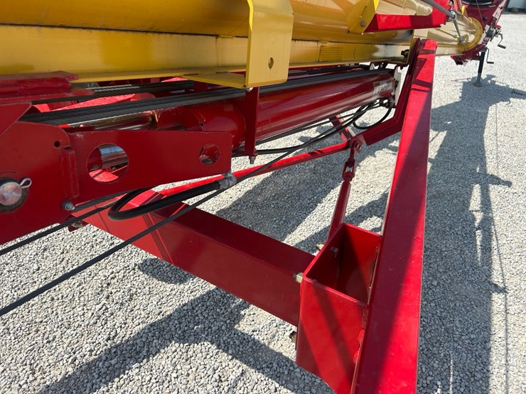 2022-westfield-mkx2-13-84-swing-away-auger-image-32