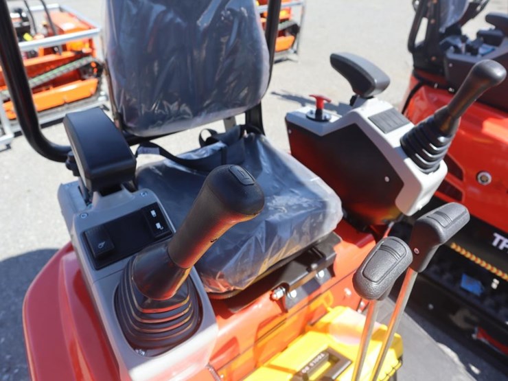 tpm-18hh-mini-excavator-image-8