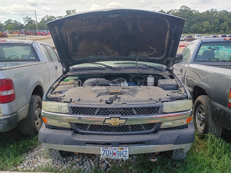 2001-chevrolet-silverado-3500-image-9