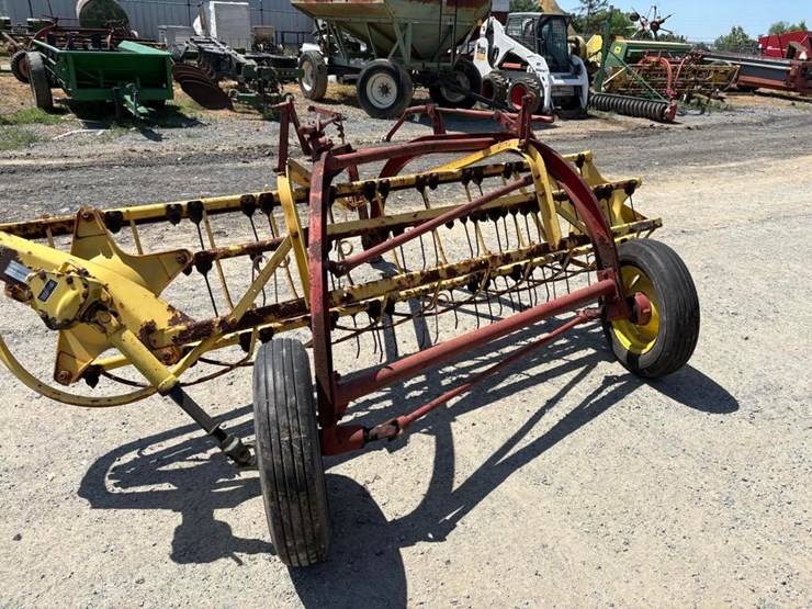 new-holland-256-image-4