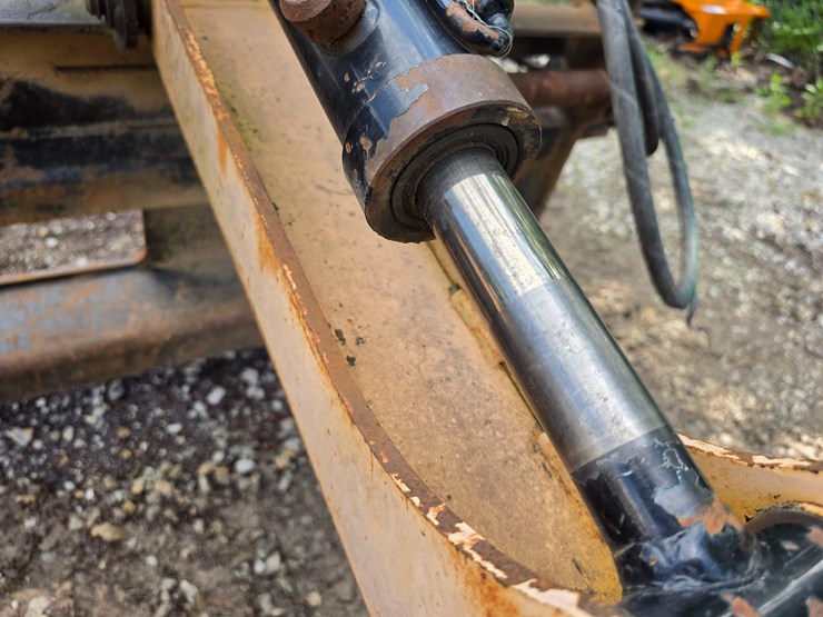 #22360-•-talet-fork-lift-/-grapple-clamp-skid-steer-attachment-image-10