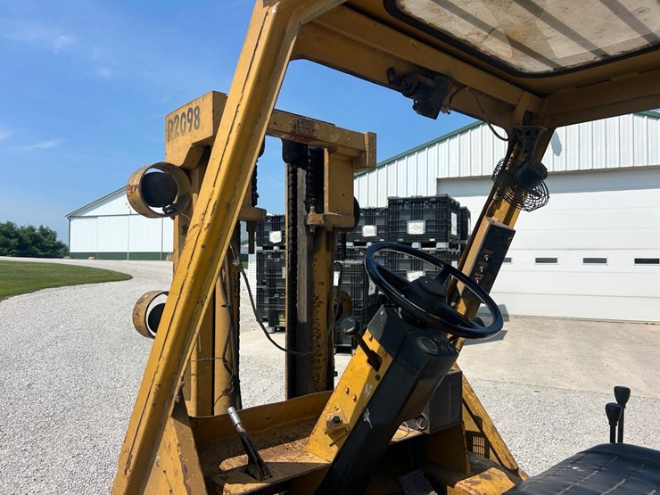 cat-forklift-image-14