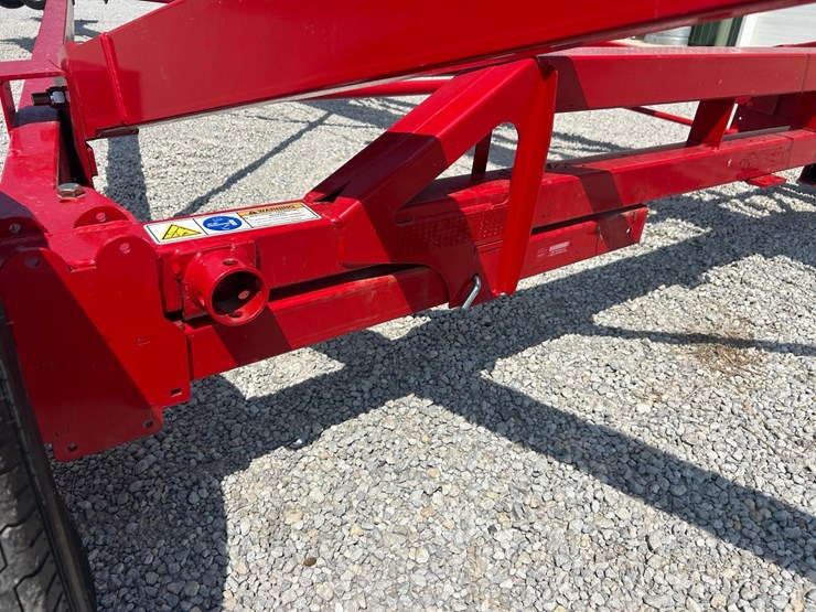2022-westfield-mkx2-13-84-swing-away-auger-image-22