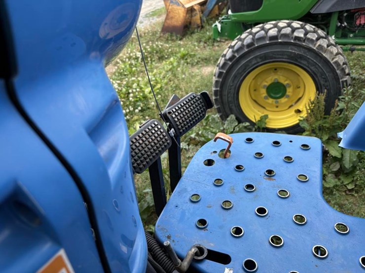 new-holland-tc40a-image-16