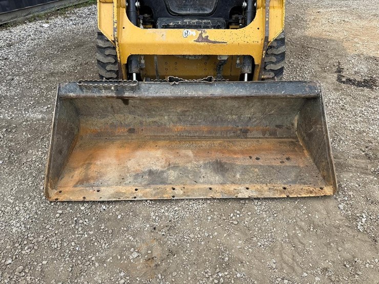 2023-caterpillar-226d-image-9