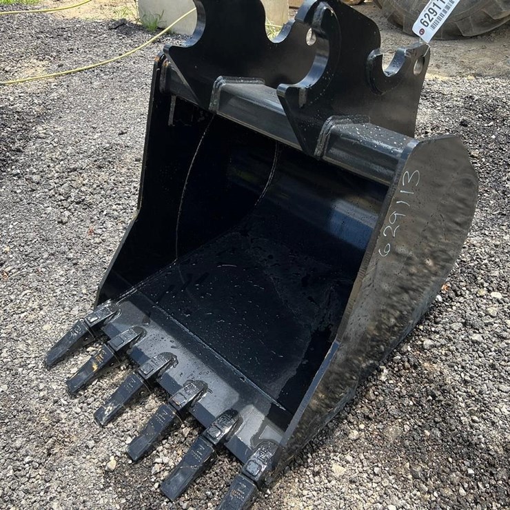 30” Quick Attach Excavator Bucket For KX80