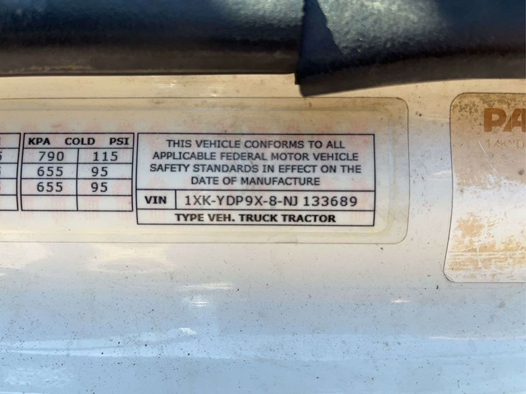 2022-kenworth-t680-image-17