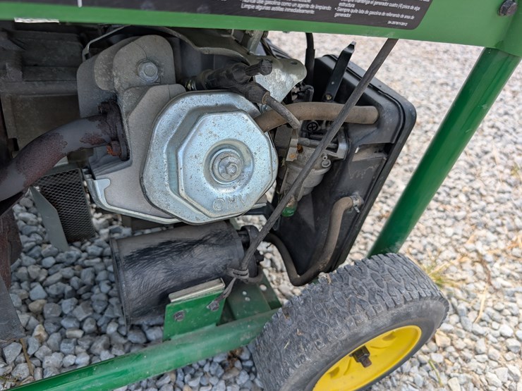 2013-john-deere-8-image-17