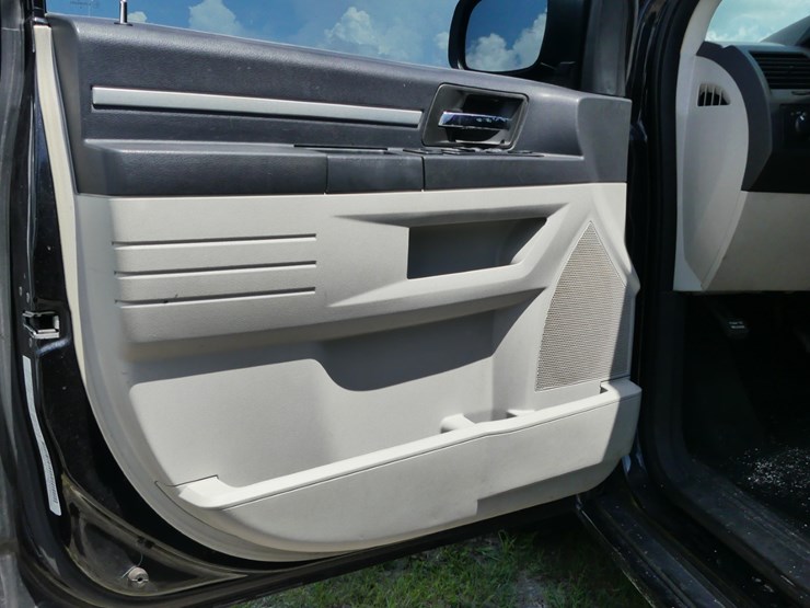 2010-dodge-grand-canyon-se-image-17