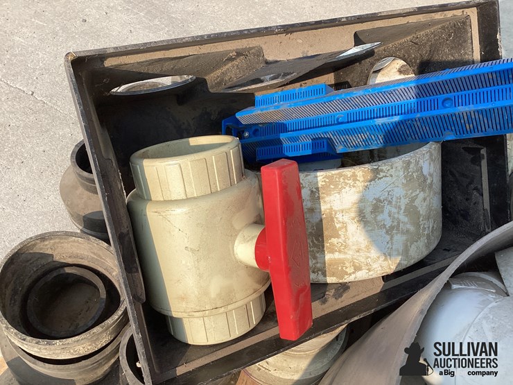 misc-pallet-of-plumbing-supplies-image-9