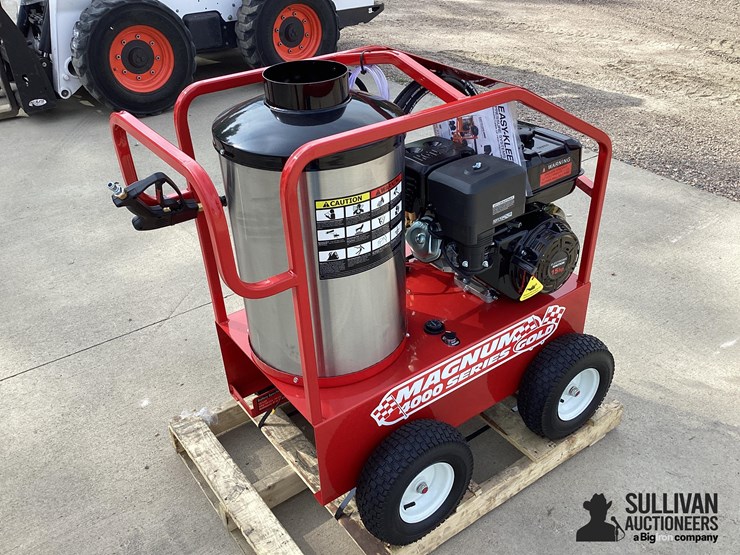 2026-magnum-4000-series-hot-water-pressure-washer-image-5