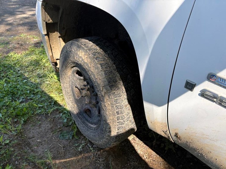 2008-gmc-2500-image-15