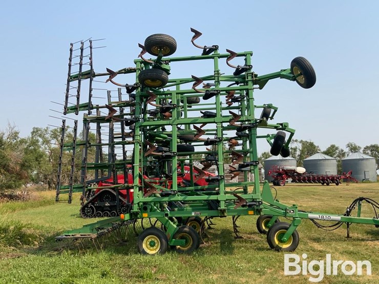 john-deere-1810-image-4
