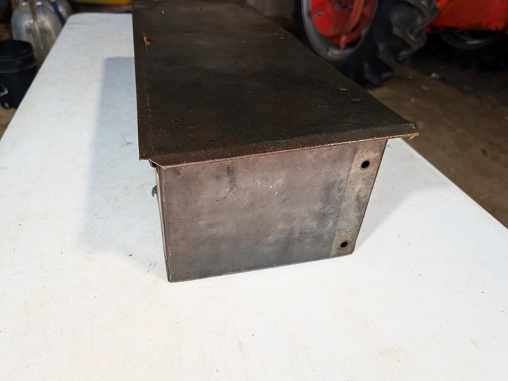 vintage-case-metal-toolbox-with-brackets-&-grease-gun.-#233-image-2