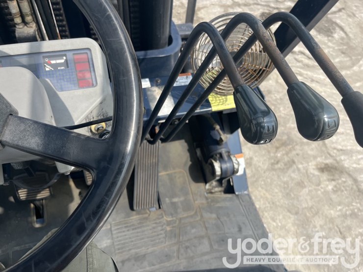 komatsu-fg25st-11-image-20