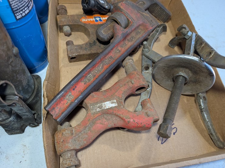 auto-darkening-welding-helmet,-bench-grinder,-bottle-jack,-torches,-gear-puller-&-misc.-#235-image-5