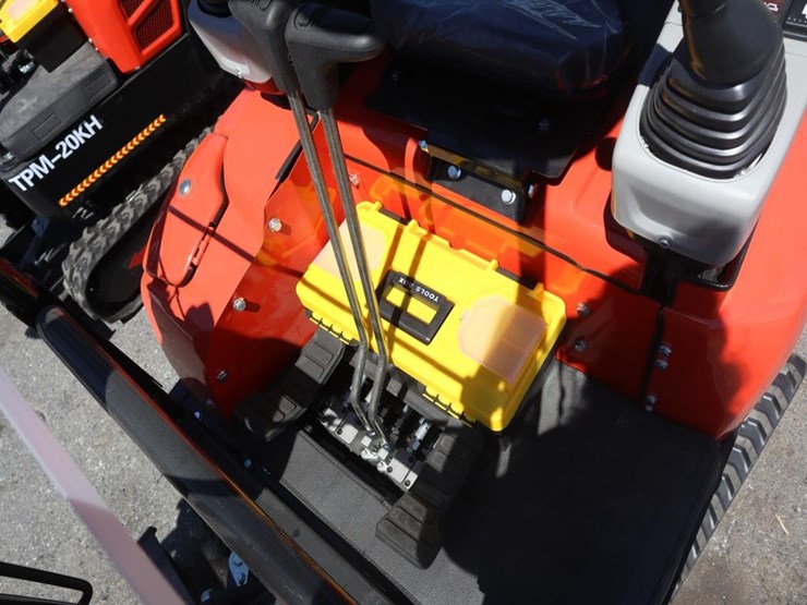 tpm-20kh-mini-excavator-image-11