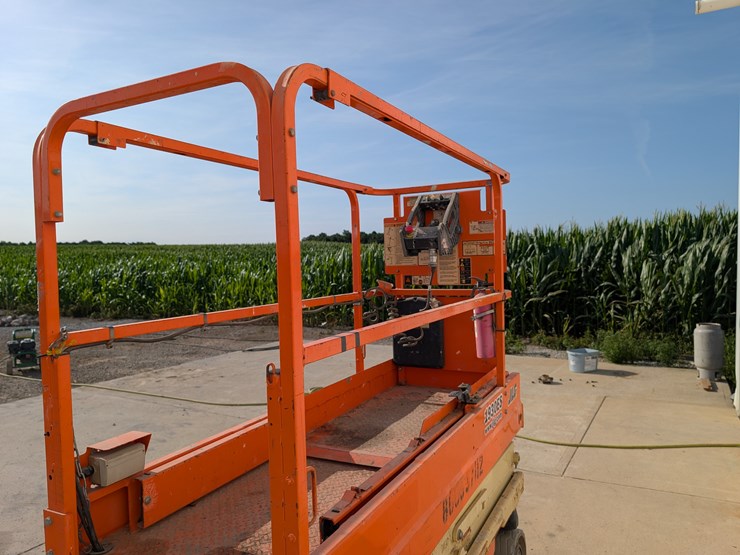 2016-jlg-1930es-image-13